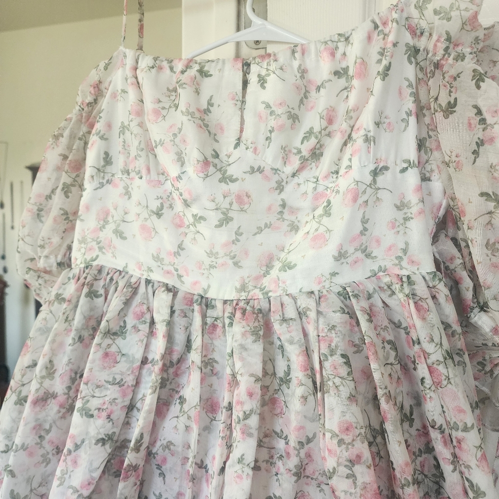 Floral Puff-Sleeve Midi Dress in Soft Pink - - Picture 5 of 7